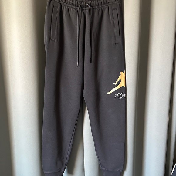 Jordan Black Hoodie with Matching  Sweatpants Gold Logo - Picture 9 of 11